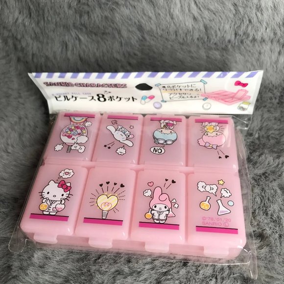 Sanrio characters 8 pocket pill case - Picture 1 of 1